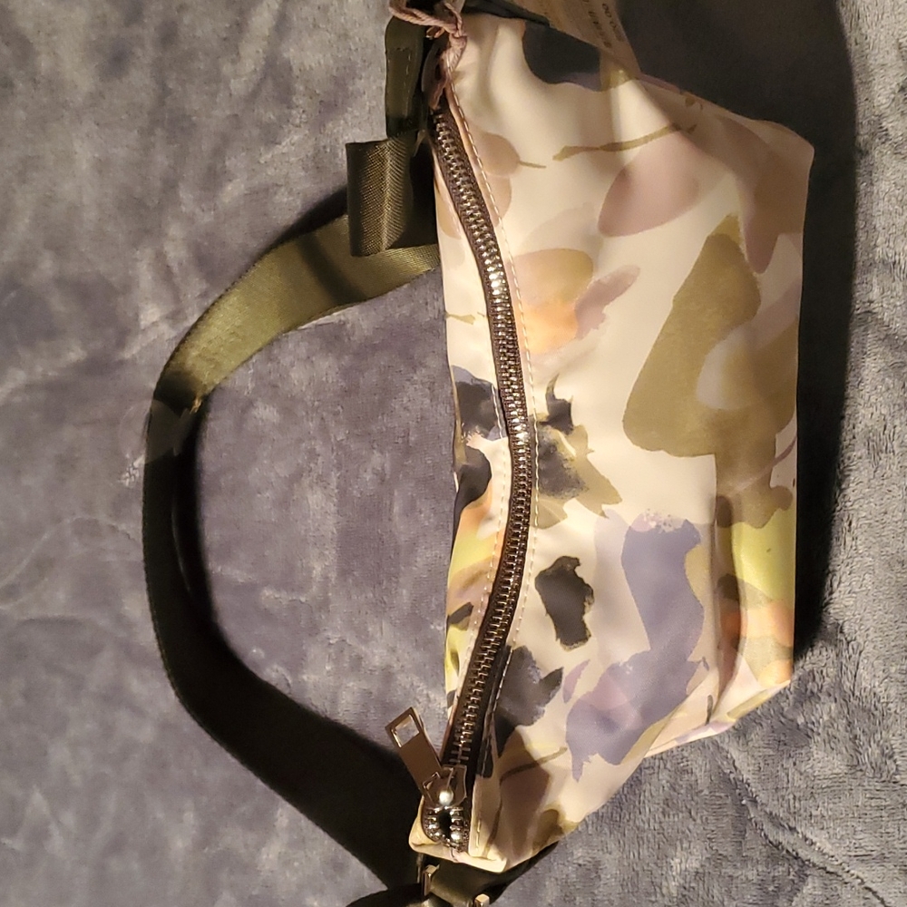 Purse - Picture 2 of 3